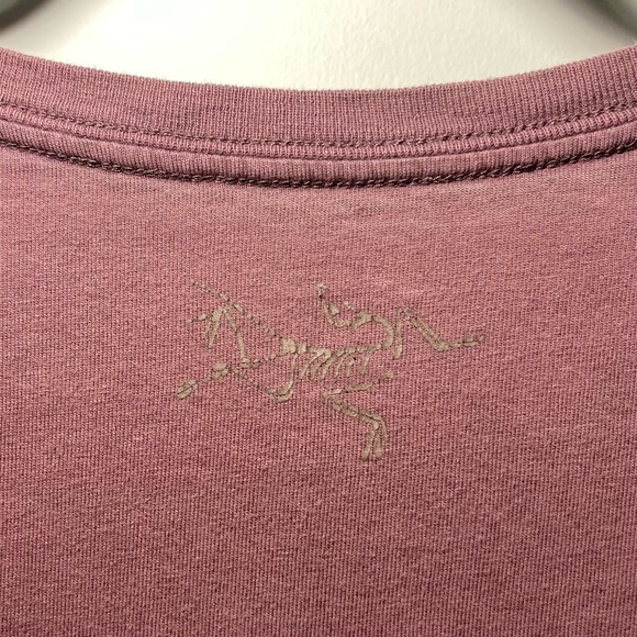 Arc'teryx Women's Burgundy graphic basic outdoor 100% cotton T-shirt in size XL - Picture 8 of 8